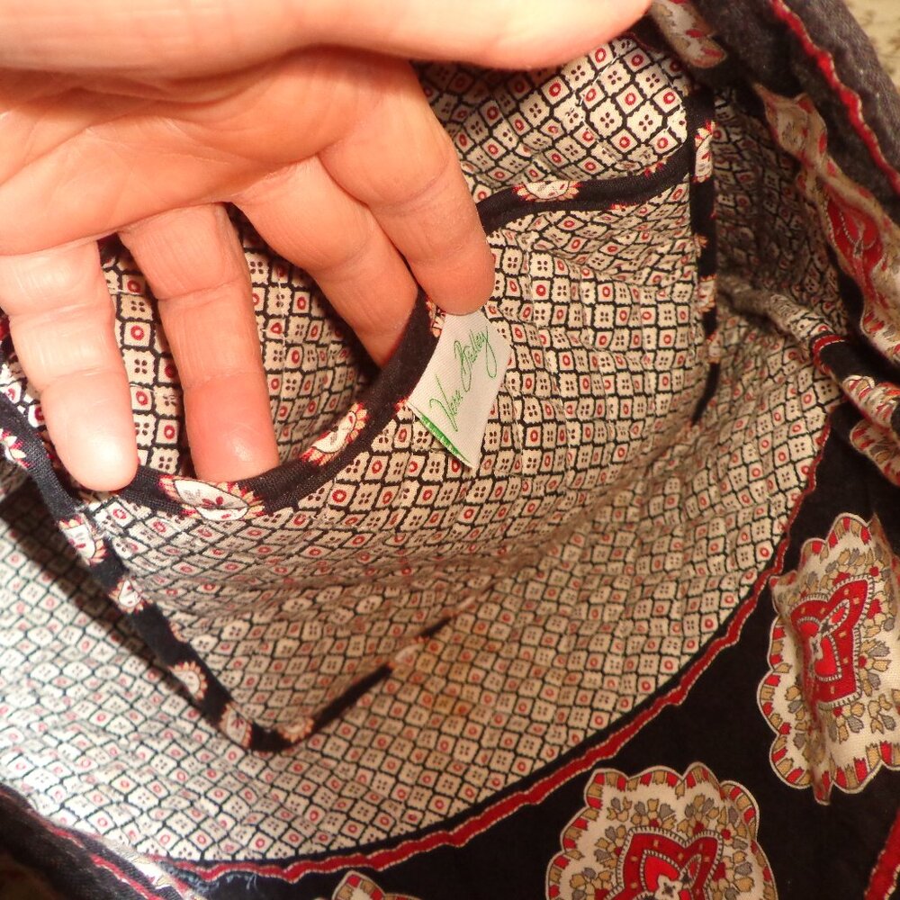 NWOT VERA BRADLEY Quilted tote Bag Black Multi Print Double Handles Button Closu - Picture 5 of 12